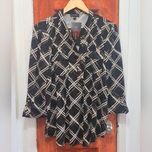 COCOMO L Black White 3/4 sleeve women’s Pintuck Blouse top shirt tunic